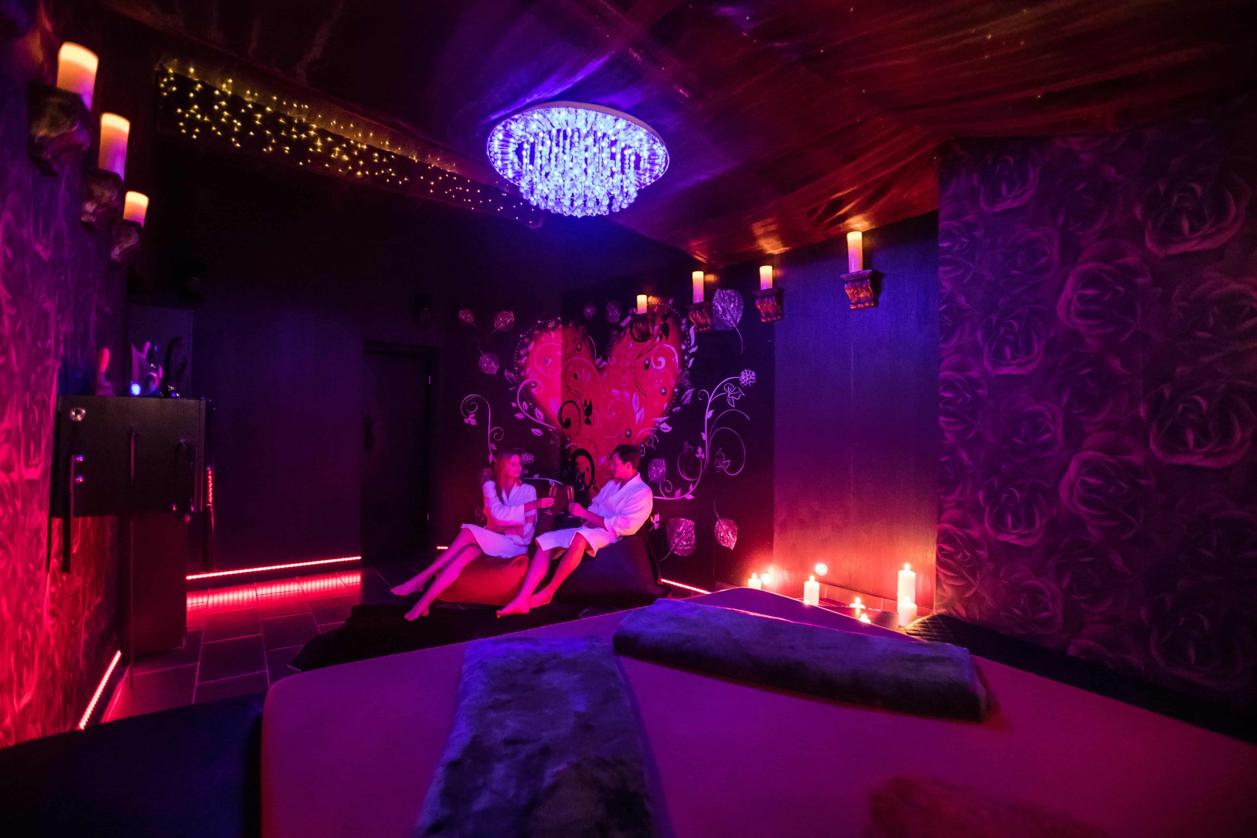 PremiumDeluxeSuite_LoveLounge